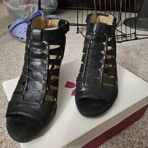 Naturalizer Peep Toe